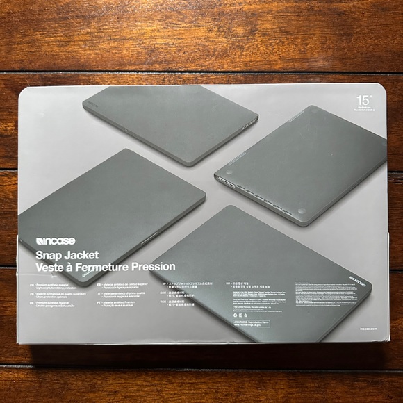 INCASE SNAP JACKET FOR MACBOOK 15 inches USB-C Thunderbolt. - Picture 5 of 12